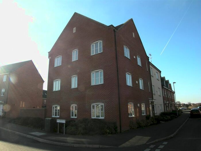 2 Bedroom Flat To Rent In Waterfields, Retford, DN22