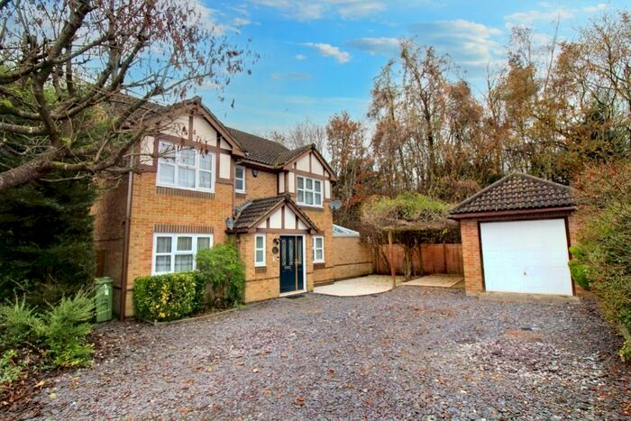 5 Bedroom Detached House To Rent In Lyndsey Close, Farnborough, Hampshire, GU14