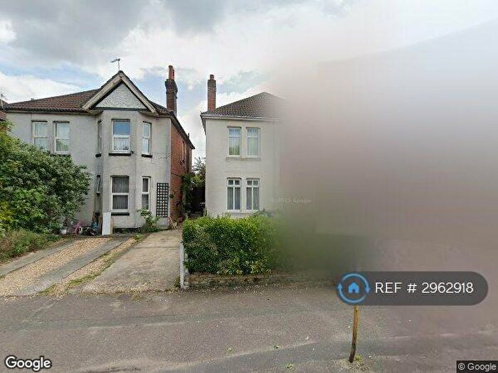 2 Bedroom Flat To Rent In Holdenhurst Road Orp, Bournemouth, BH8