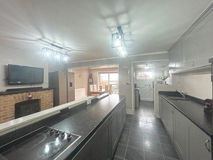 4 Bedroom Property To Rent In Highfield Road, Romford, RM5