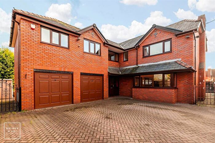 6 Bedroom Detached House For Sale In Thorn Lea, Atherton, M46