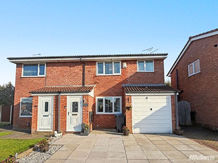 3 Bedroom Semi Detached House For Sale In Chedworth Drive, Widnes, Cheshire, WA8