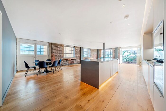 2 Bedroom Flat To Rent In Winchester Walk, London Bridge, SE1