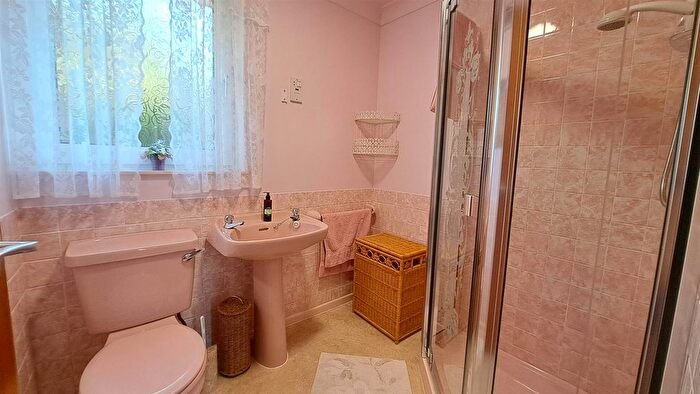 2 Bedroom Detached Bungalow For Sale In Park View Road, Helston, TR13