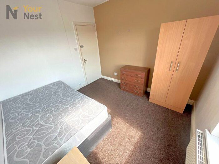 5 Bedroom End Of Terrace House To Rent In Westfield Road, Hyde Park, Leeds, LS3