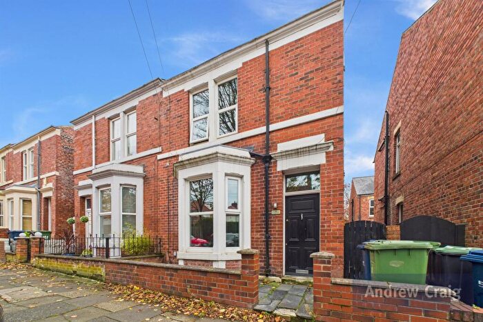 3 Bedroom Semi Detached House For Sale In Coleridge Avenue, Low Fell, NE9