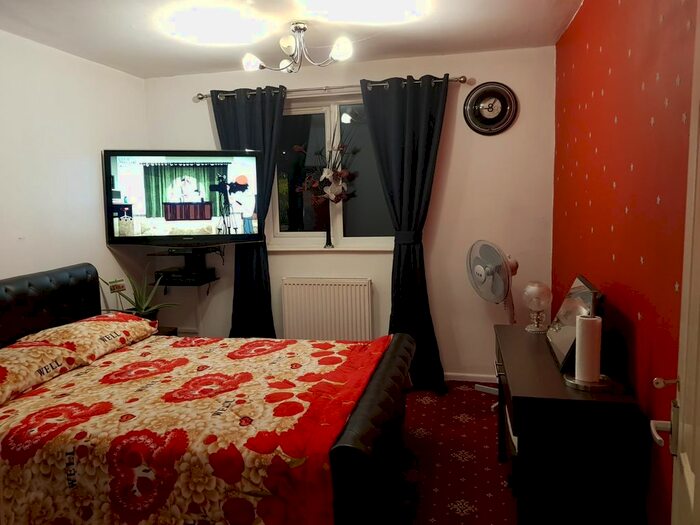 4 Bedroom Terraced House To Rent In Walmer Street, Manchester, M14