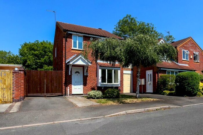 3 Bedroom Detached House To Rent In Larchwood Close, Leicester, LE2
