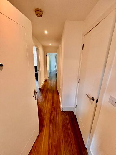 1 Bedroom Flat To Rent In Frazer Nash Close, Isleworth, TW7