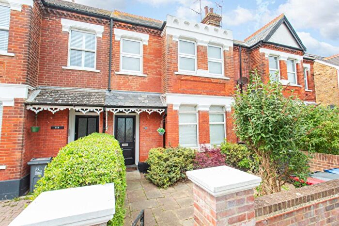 2 Bedroom Flat For Sale In Wynn Road, Whitstable, Kent, CT5