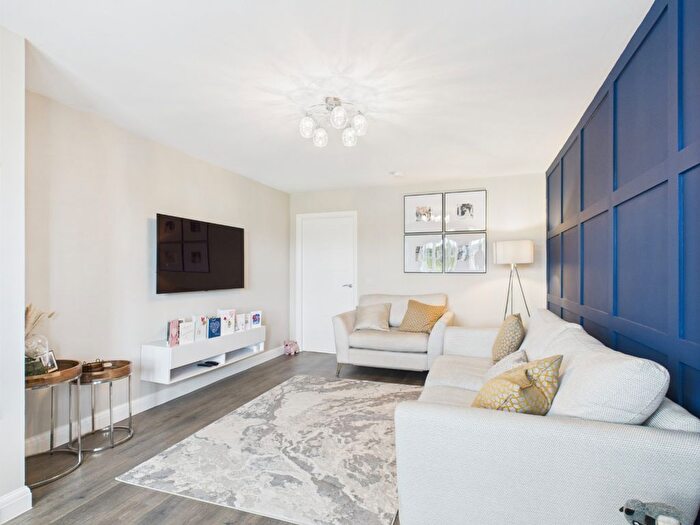 3 Bedroom End Terrace House For Sale In Bamburgh Park, Kingswood, Hull, HU7