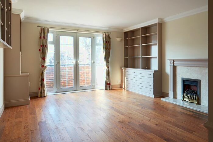 3 Bedroom Terraced House To Rent In Palmeira Avenue, Hove, BN3