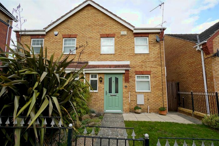 3 Bedroom Semi-Detached House To Rent In Middlewood Drive East, Wadsley Park Village, Sheffield, S6