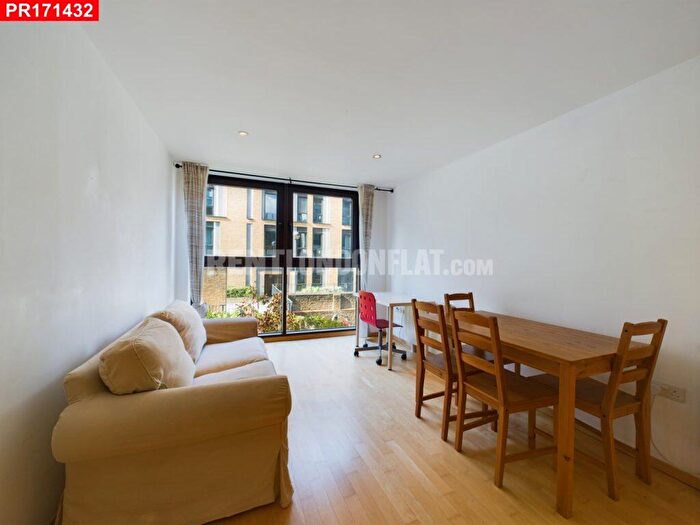 2 Bedroom Flat To Rent In Petergate, Battersea, – Bedrooms Flat, SW11