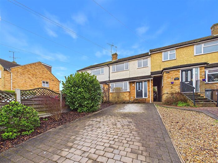 3 Bedroom Terraced House For Sale In Firtree Rise, Chelmsford, CM2