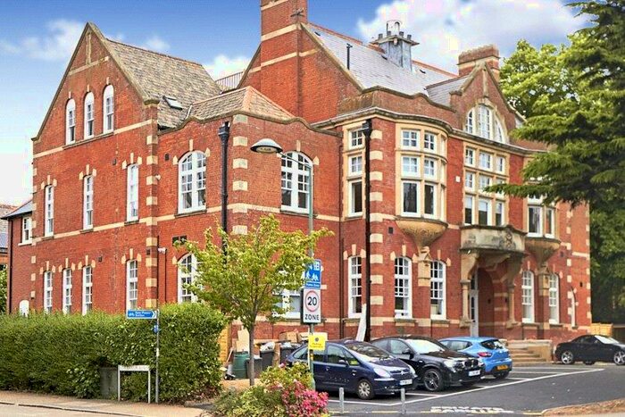 2 Bedroom Apartment To Rent In Coombe Road, Kingston Upon Thames, Surrey, KT2