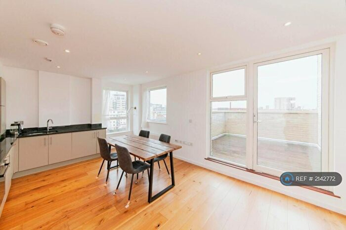 2 Bedroom Flat To Rent In Electra Court Heath Parade, London, NW9