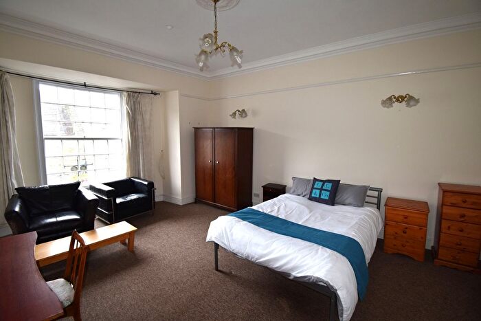 1 Bedroom Flat To Rent In Broad Street, Penryn, TR10