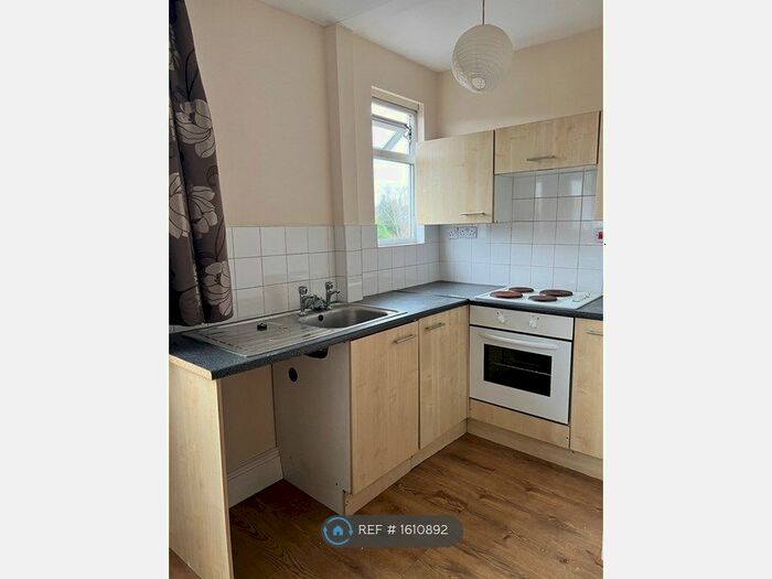 1 Bedroom Flat To Rent In Pershore Road, Stirchley, Birmingham, B30