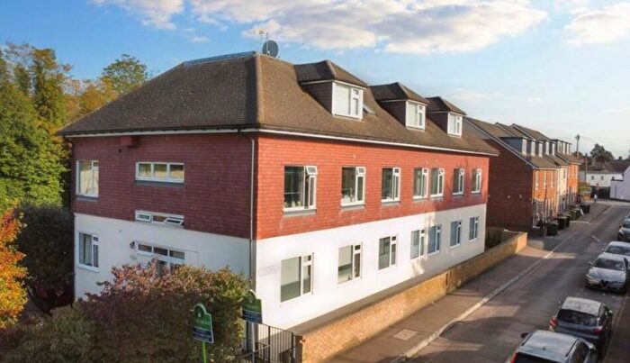 2 Bedroom Flat For Sale In Canning Street, Maidstone, ME14