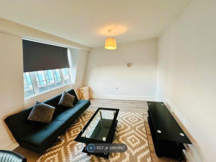 1 Bedroom Flat To Rent In Maple House, Slough, SL1