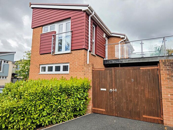 1 Bedroom Link Detached House To Rent In Springwater Close, PR7