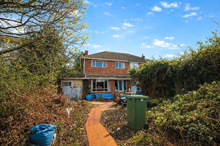 3 Bedroom Semi Detached House For Sale In Five Heads Road, Waterlooville, Hampshire, PO8