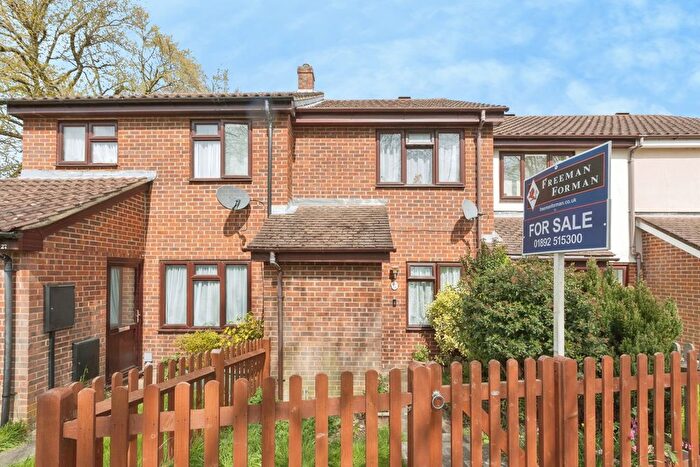 2 Bedroom Terraced House For Sale In Blackthorn Avenue, Tunbridge Wells, Kent, TN4