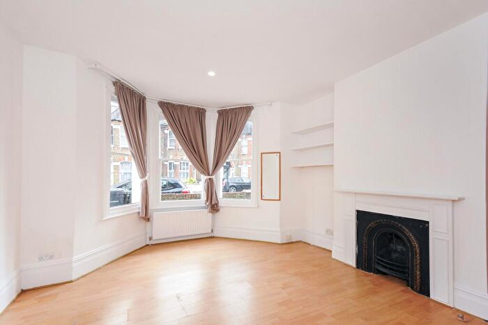 2 Bedroom Flat To Rent In Sandrock Road, Lewisham, SE13