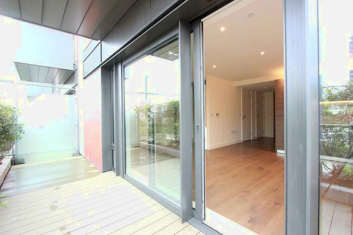 1 Bedroom Flat To Rent In Judde House, Duke Of Wellington Avenue, London, SE18