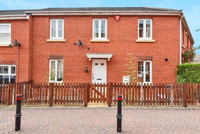 2 Bedroom Terraced House To Rent In Thatcham, West Berkshire, RG19