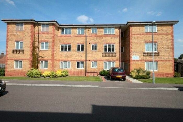 1 Bedroom Flat To Rent In Orchid Close, Luton, LU3