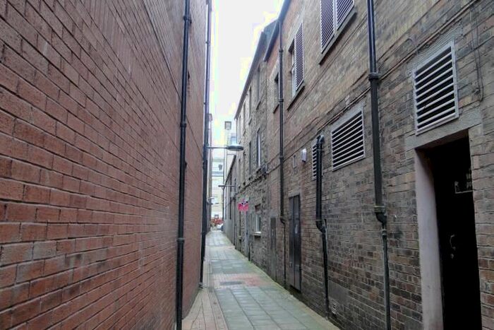 1 Bedroom Flat To Rent In A Cutlog Vennel, Perth, PH1