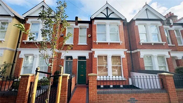 3 Bedroom Detached House For Sale In London, W4