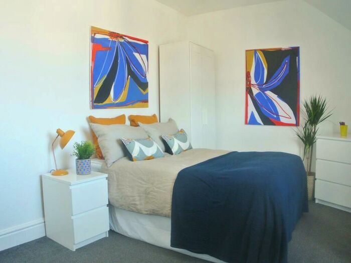 7 Bedroom House To Rent In College Road, Bangor, Gwynedd, LL57