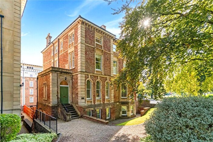 3 Bedroom Maisonette For Sale In Heathfield, The Avenue, Clifton, Bristol, BS8