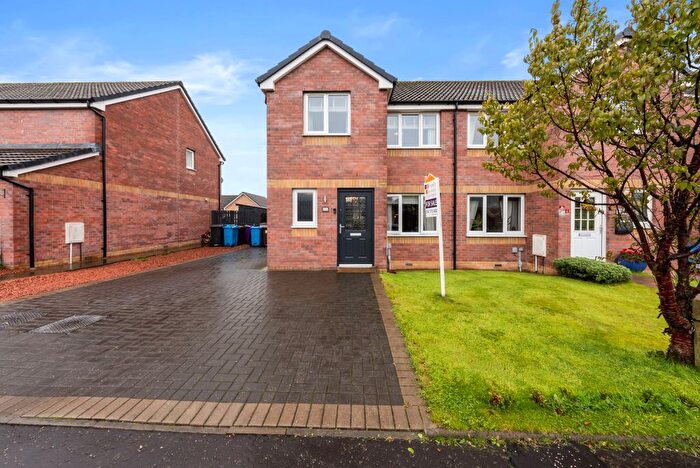 3 Bedroom Semi-Detached House For Sale In Kincardine Square, G33
