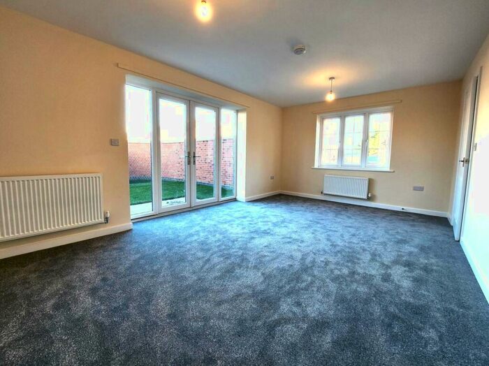3 Bedroom End Of Terrace House For Sale In Falcon Avenue, Deeping St