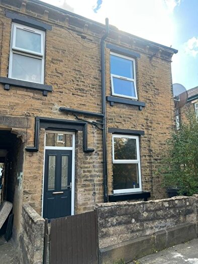 2 Bedroom Terraced House To Rent In Dirkhill Road, Bradford, BD7