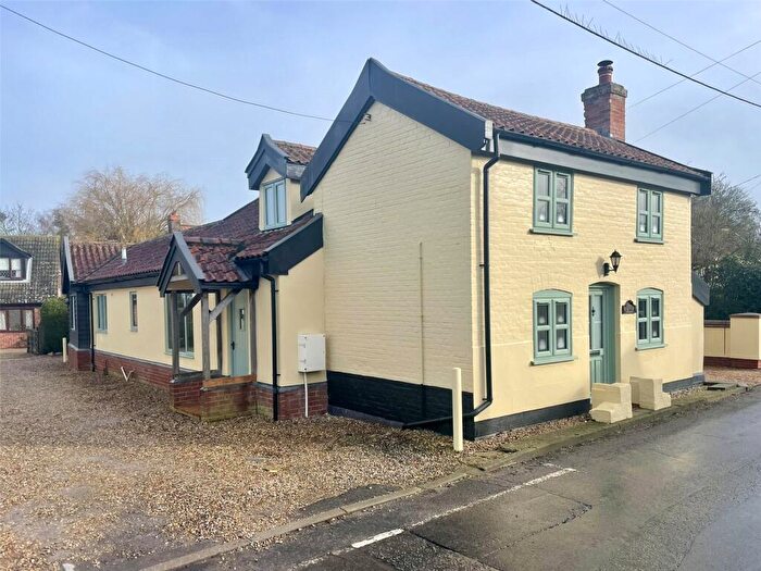 4 Bedroom Detached House For Sale In The Street, Occold, IP23