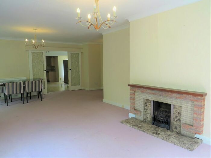 3 Bedroom Detached Bungalow To Rent In Middleton Road, Streetly, Sutton Coldfield, B74