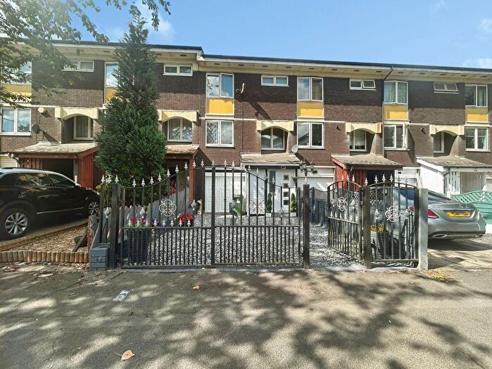 4 Bedroom Terraced House For Sale In Inkerman Street, Wolverhampton, West Midlands, WV10