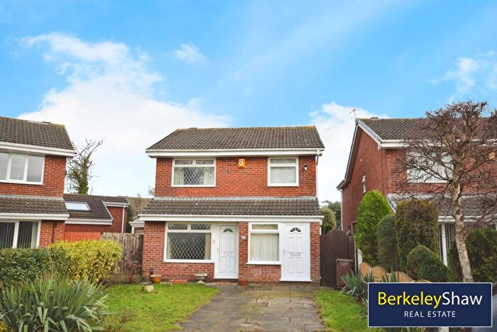 4 Bedroom Semi-Detached House To Rent In Malham Close, Southport, PR8