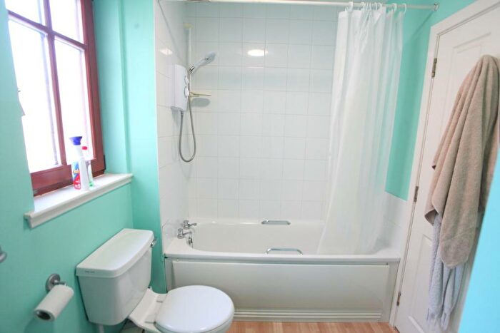 2 Bedroom Flat To Rent In East Cromwell Street, Leith, Edinburgh, EH6
