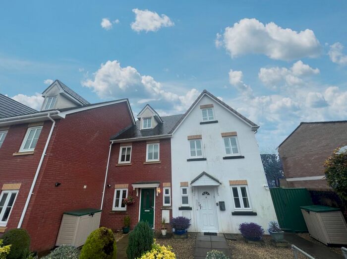3 Bedroom Terraced House To Rent In Oakfield Mews, Cwmbran, NP44