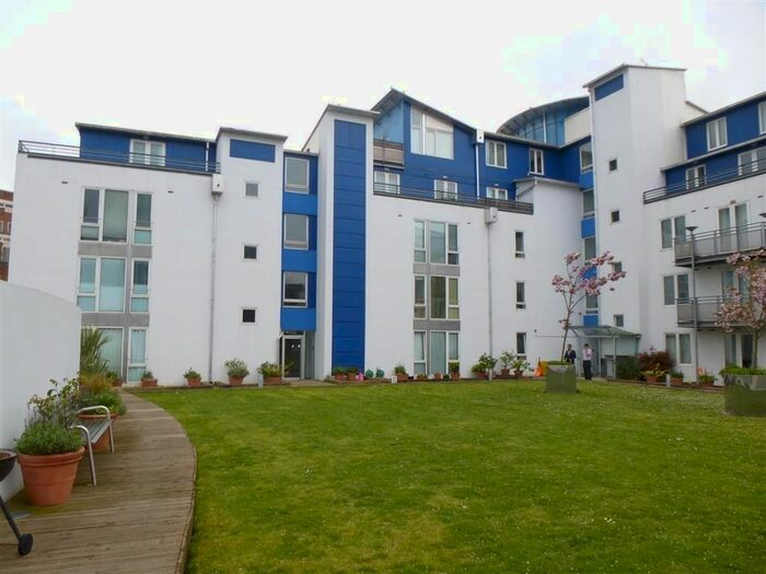 2 Bedroom Flat To Rent In Sanford Street, Swindon, SN1