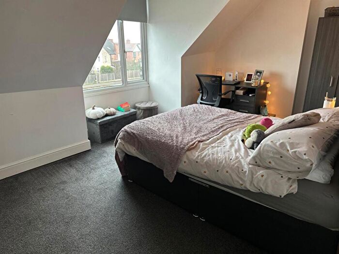 6 Bedroom Semi-Detached House To Rent In **£pppw Excl Bills - Radcliffe Road, West Bridgford, NG2