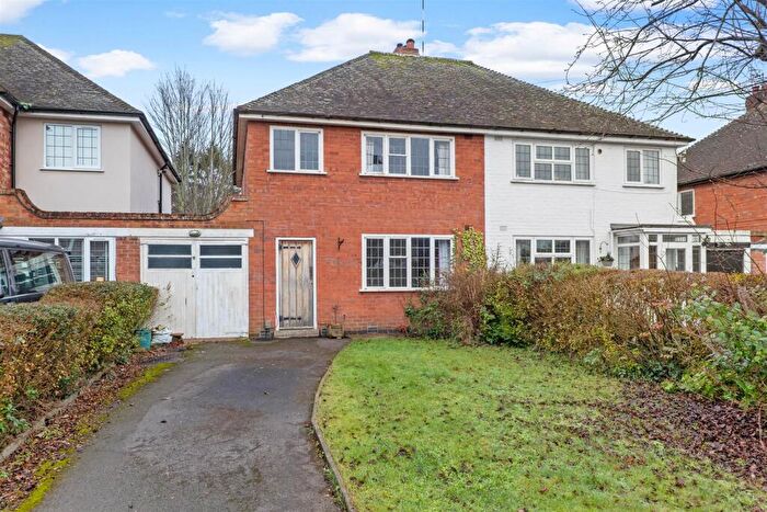3 Bedroom Semi-Detached House For Sale In Loxley Road, Stratford-Upon-Avon, CV37