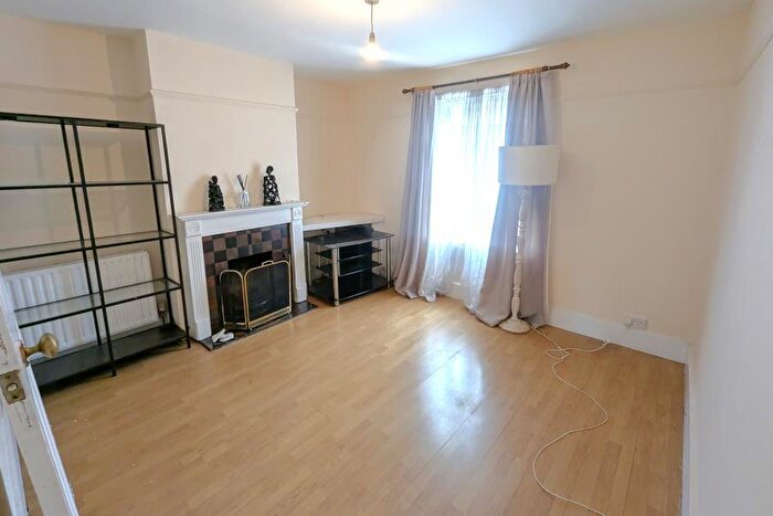 2 Bedroom Semi-Detached House To Rent In Woking, GU21