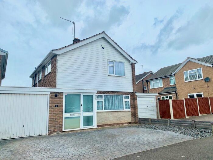 3 Bedroom Link Detached House To Rent In Woodbank Drive, Wollaton, NG8